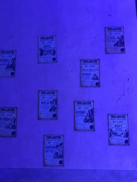 Le mur des proclamations de l Ecole de Magie